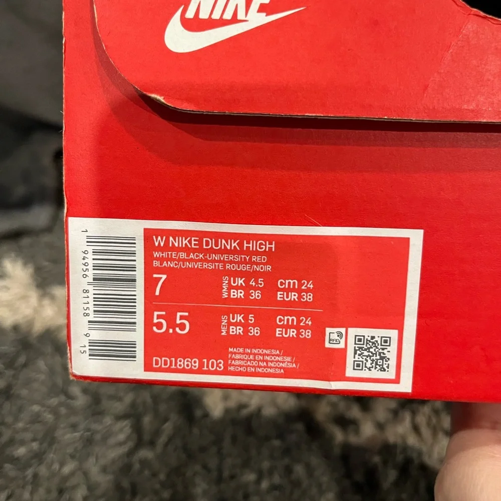 Nike Dunk panda size 7w/5.5m EUC - Picture 6 of 6